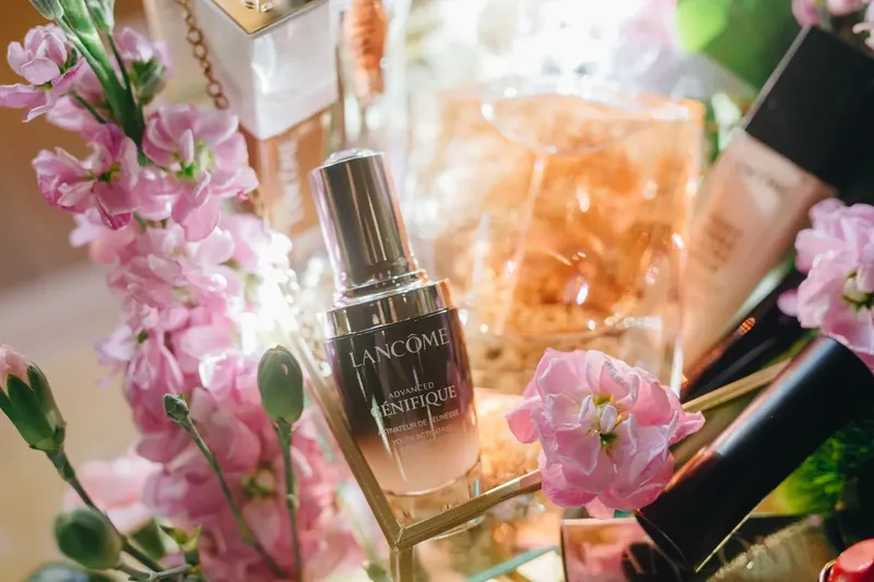 Pormenor da receção de cocktails na cerimónia de prémios L'Oréal — luz de atmosfera