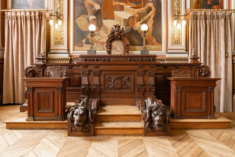 Sala Tribunal at Palácio da Bolsa, showing the original judicial chamber configured by BTQ Events for an awards ceremony with theatre seating for 150 guests