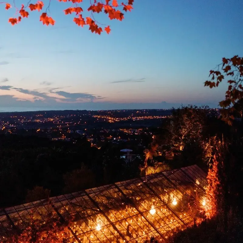 Terraço Panorama da Quinta da Bella Vista à noite · jantar à luz das velas com vista para o vale de Sintra